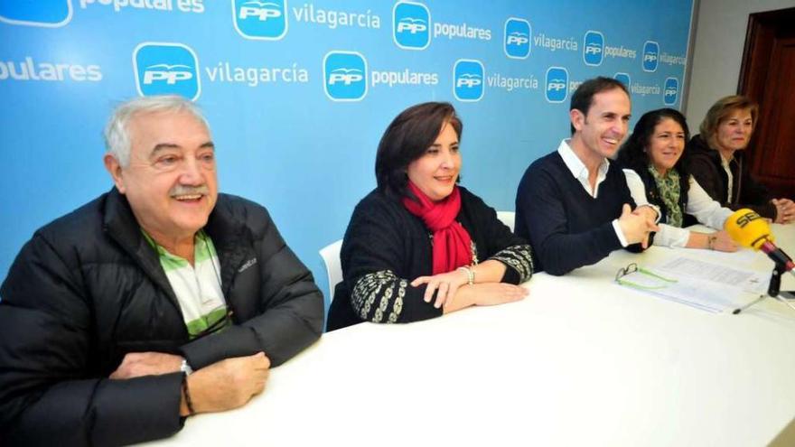 &quot;Cholo&quot; Dorgambide, Rocío Llovo, Tomás Fole, Elena Suárez y Ana Granja son cinco de los siete concejales del grupo del PP. // Iñaki Abella