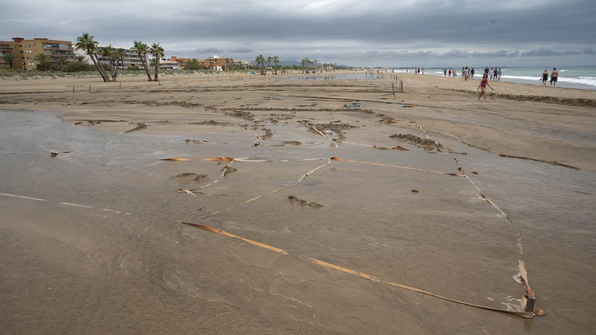 Vista de la playa tras el temporal