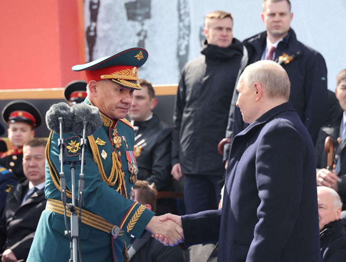 Putin renova els seus homes de confiança per a un reforç bèl·lic