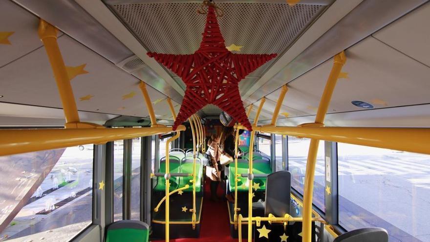 Aucorsa tunea un autobús de Navidad que circulará  en las líneas que van al Centro