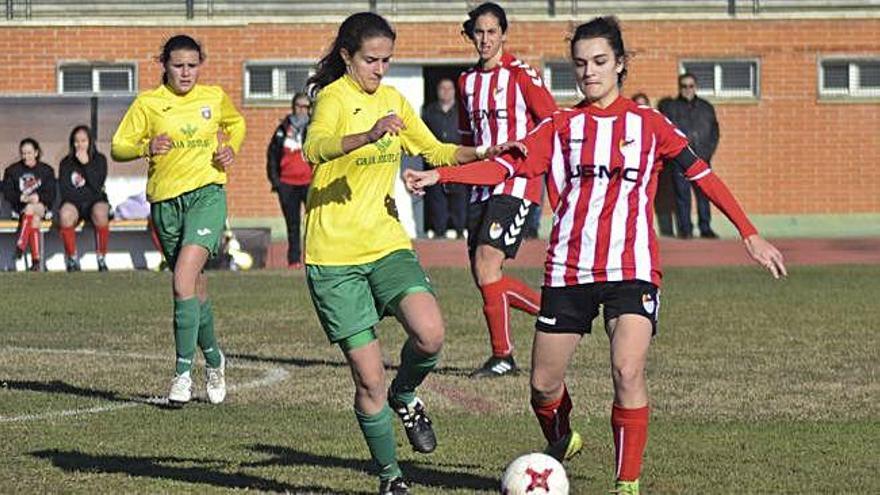 Un momento de un encuentro en la Ciudad Deportiva.