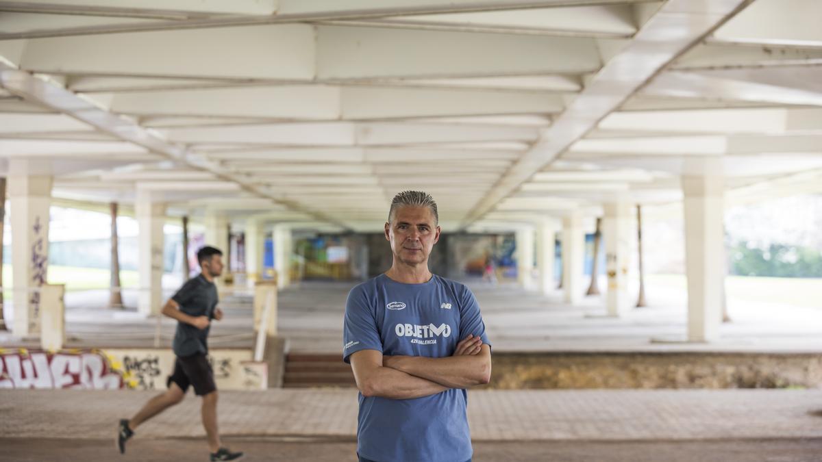 José Garay, entrenador del CA Cárnicas Serrano, dirigirá un año más los planes