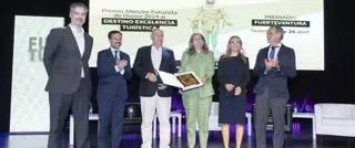 Fuerteventura recibe el premio como mejor destino de excelencia turística