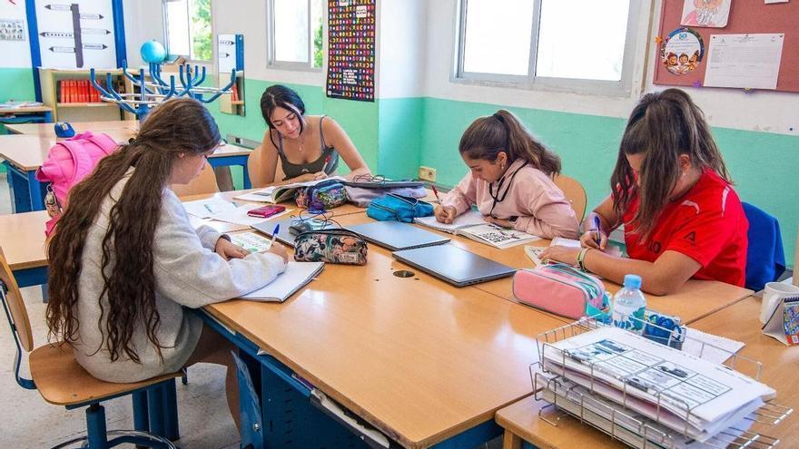 Familias y docentes podrán solicitar desde el 13 de mayo su participación en el Programa de Refuerzo Estival