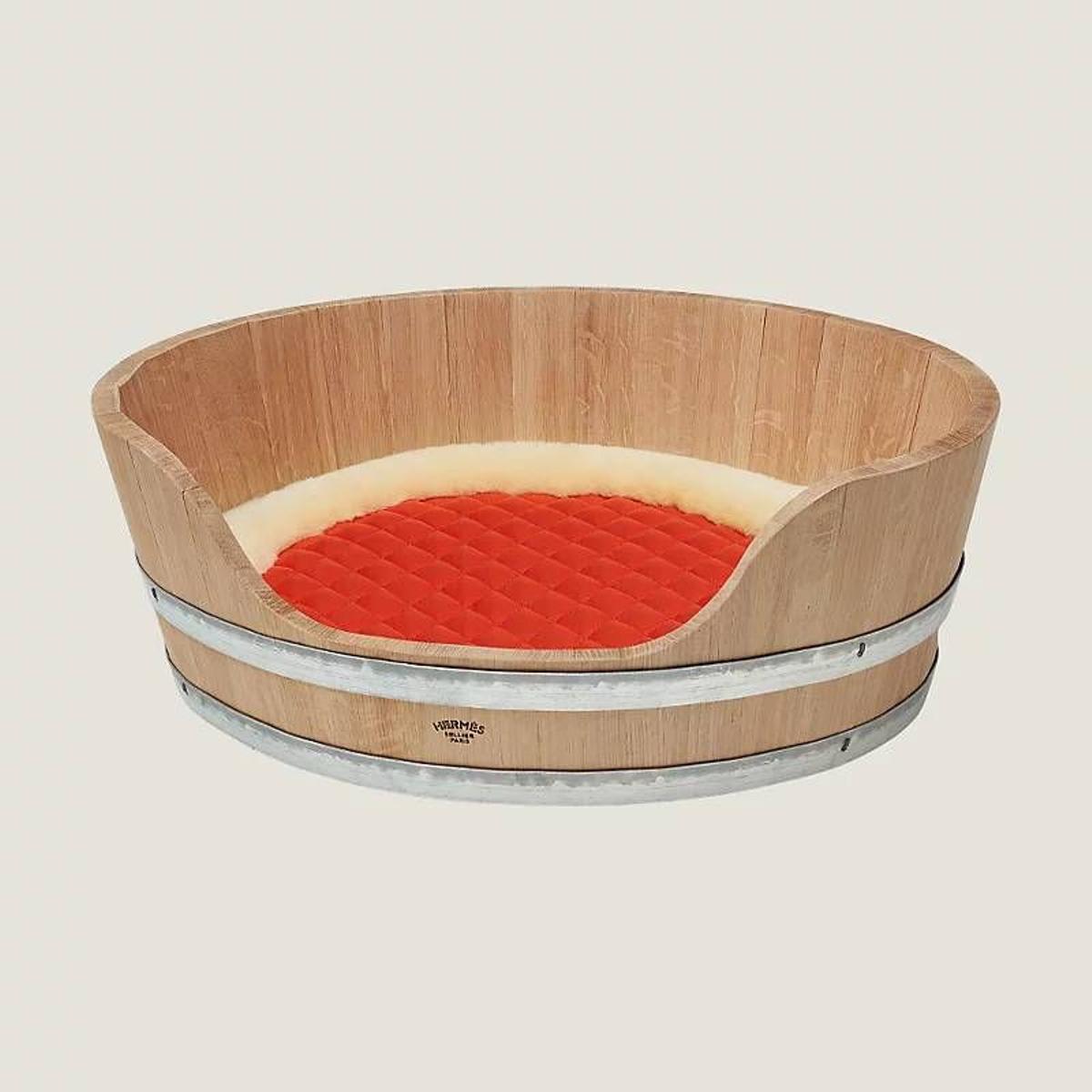 Cama para perro en madera de roble de Hermès