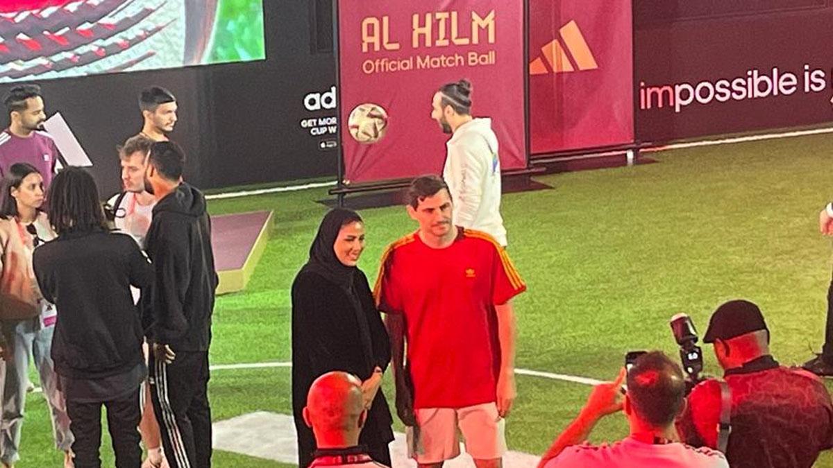 Casillas presentó el nuevo balón de Adidas para las semifinales y final del Mundial