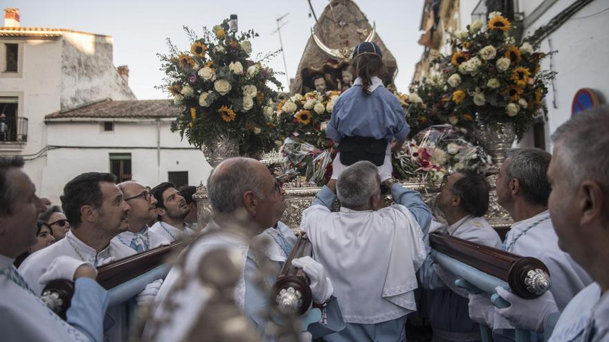 &quot;Redoble, redoble&quot;, a la Virgen de la Montaña