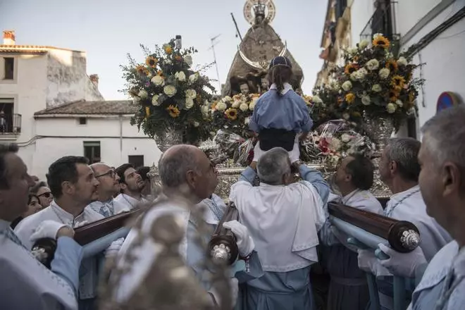 "Redoble, redoble", a la Virgen de la Montaña