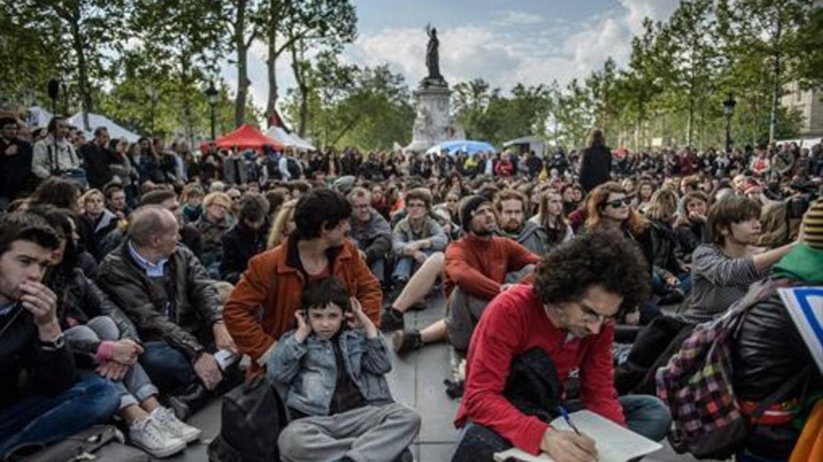 El 15-M francés 8 Asamblea del movimiento Nuit Debout en la plaza de la República de París, ayer.