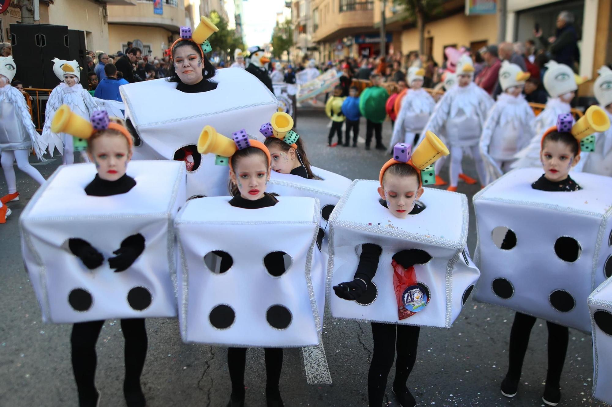 Las mejores imágenes del desfile concurso de Carnaval de Torrevieja 2024 están aquí