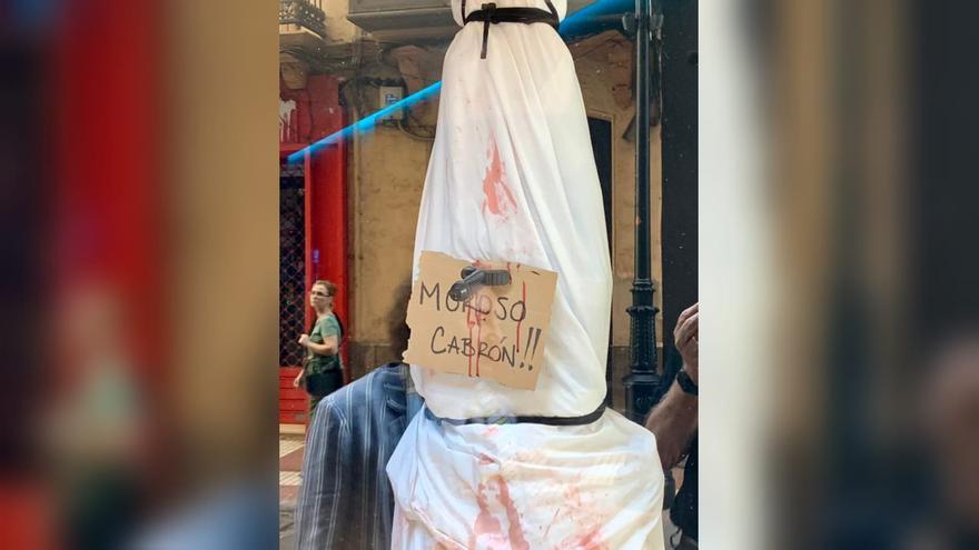 El escalofriante y amenazante mensaje en un escaparate del centro de Castelló
