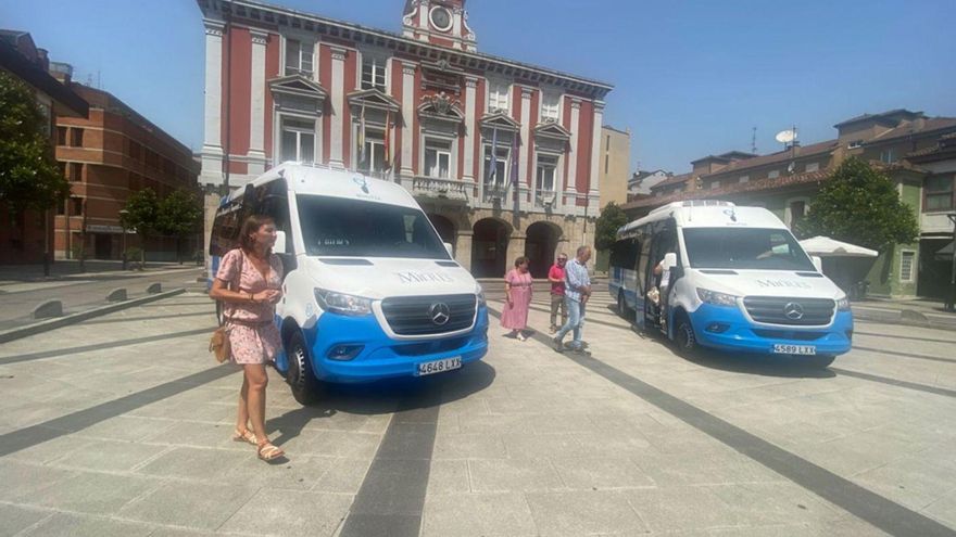 La flota de autobuses de Mieres suma dos nuevos vehículos por 200.000 euros