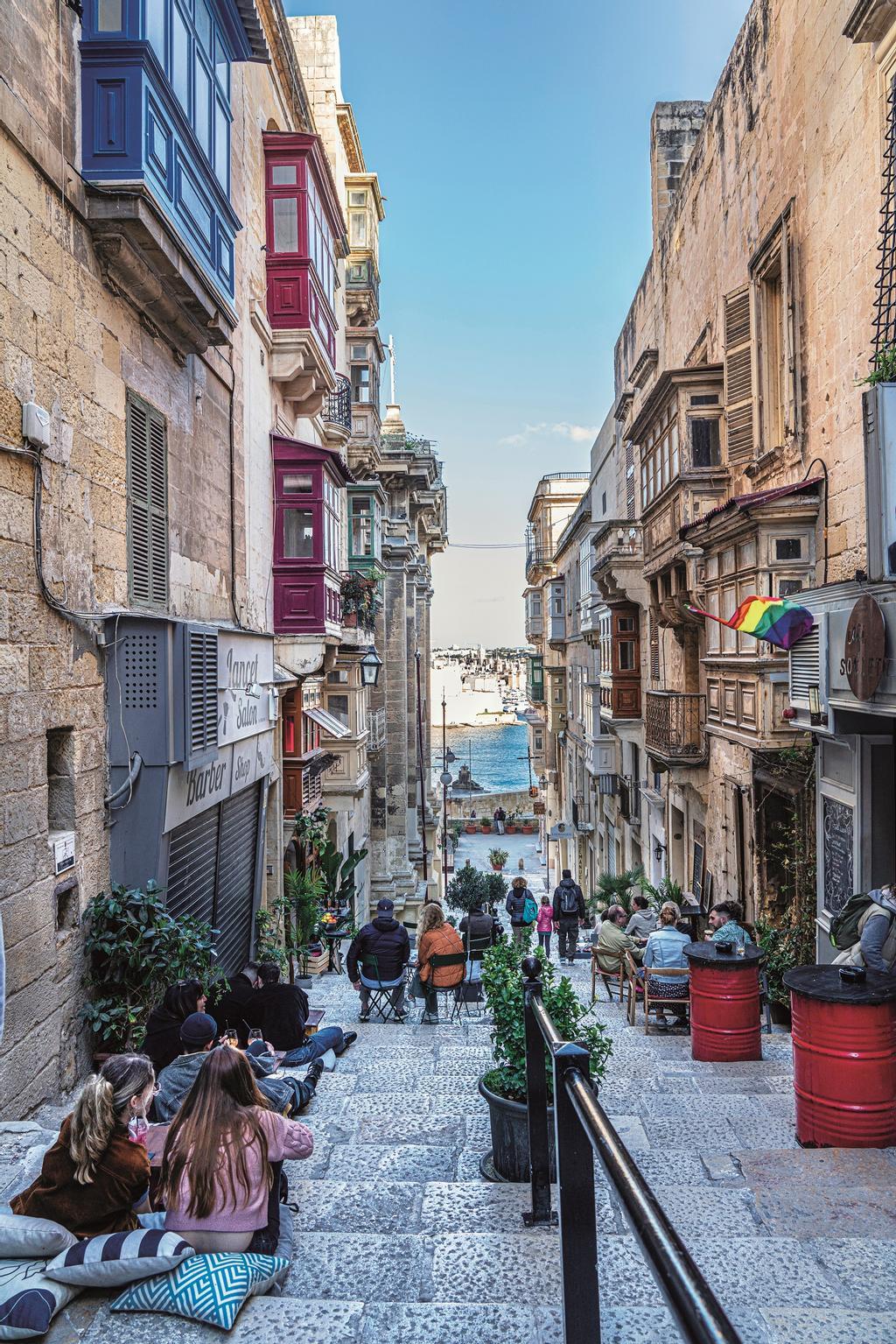 Bares en Triq San Gwann en La Valeta.