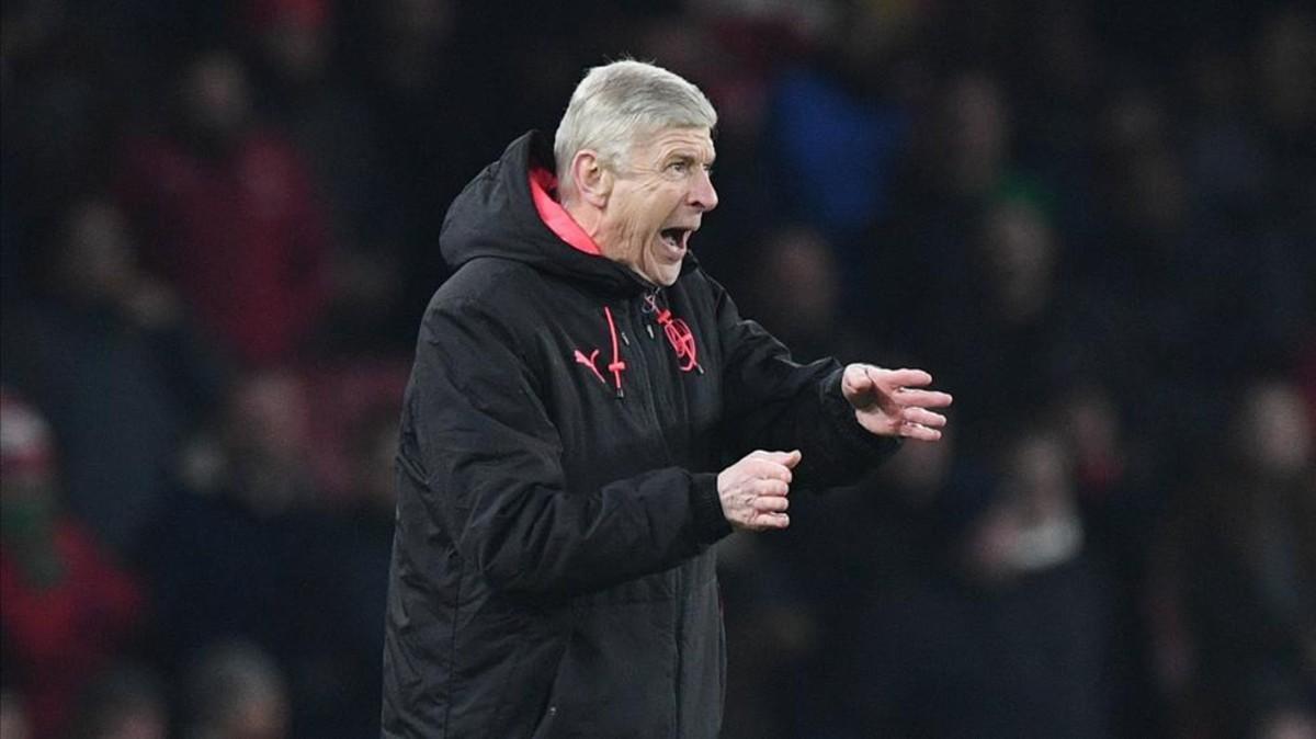 Arsène Wenger, cada vez más criticado en el Arsenal