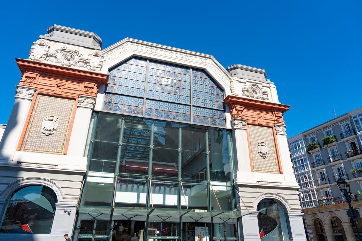 Fachada del Mercado de la Ribera.