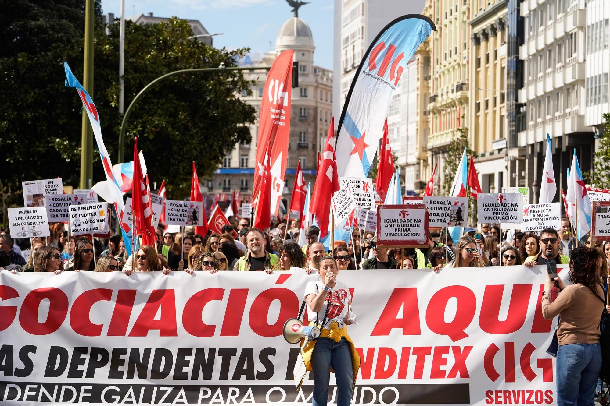 Más de 600 trabajadores de tiendas de Inditex protestan en A Coruña para exigir mejoras