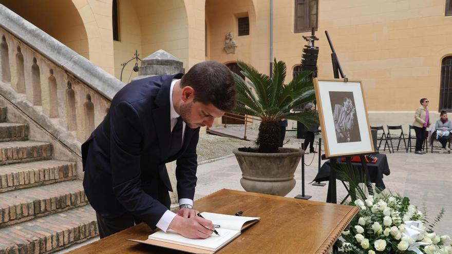 Emotiva despedida al escritor Josep Piera en Gandia