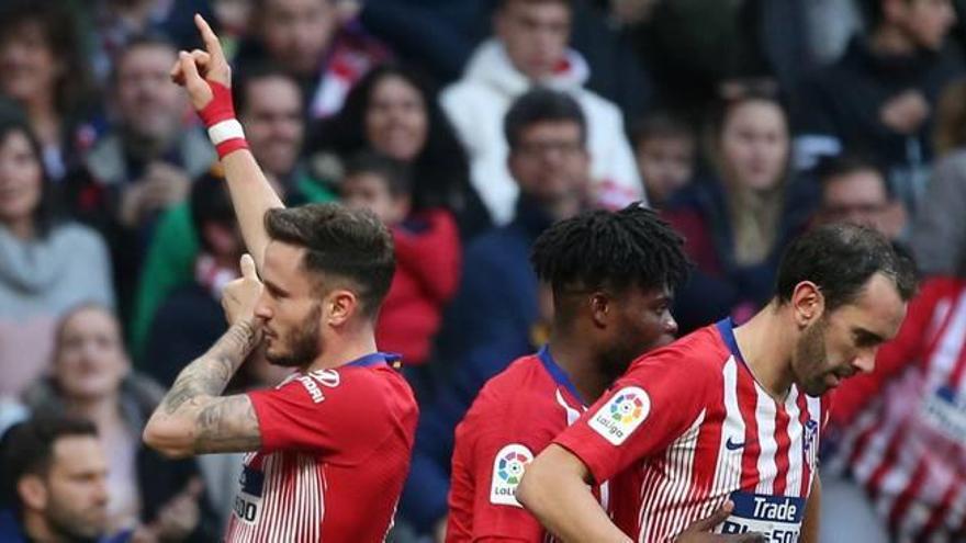 El ilicitano Saúl Ñíguez celebra el gol que sentenció el encuentro antes del descanso.