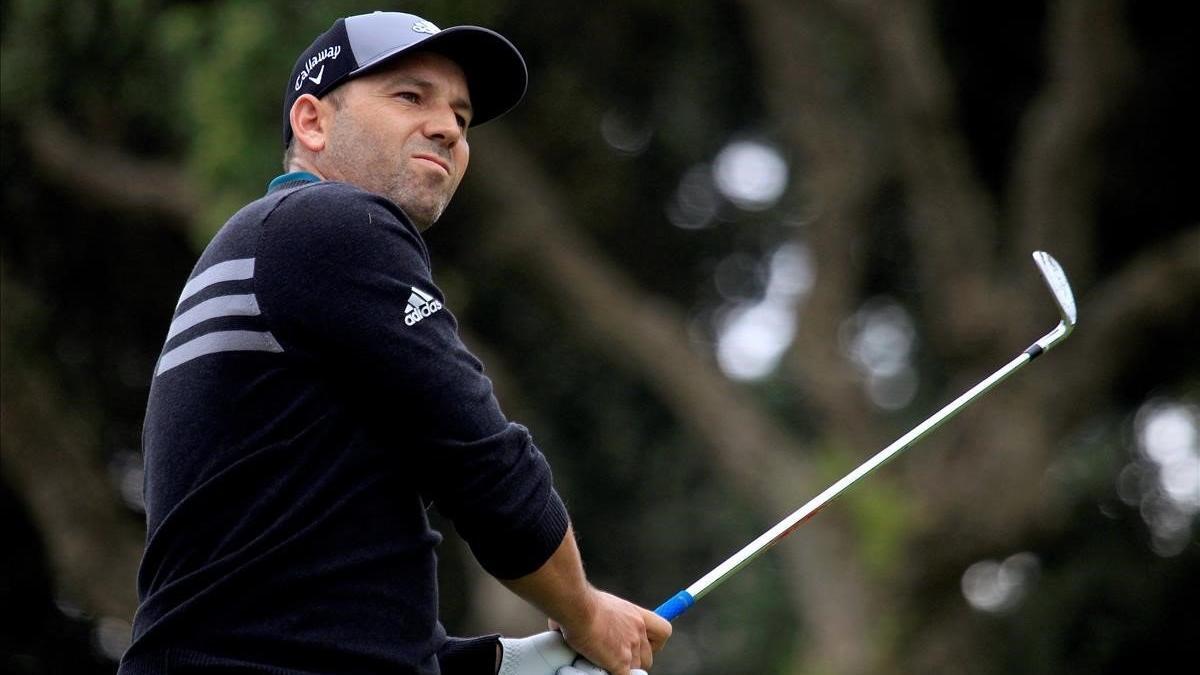 Sergio García observa el vuelo de una bola en Valderrama