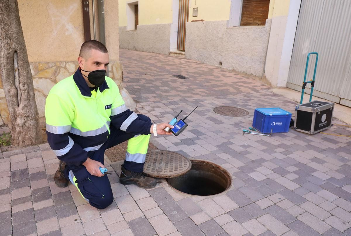 El oficio del buscafugas: persiguiendo el sonido el agua