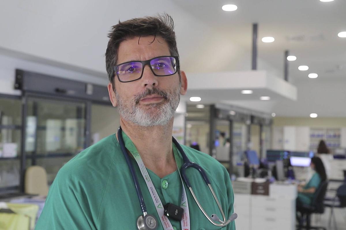 El especialista en Medicina Intensiva del hospital Reina Sofía Rafael León.