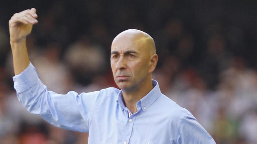 Pako Ayestaran se la empieza a jugar en Bilbao