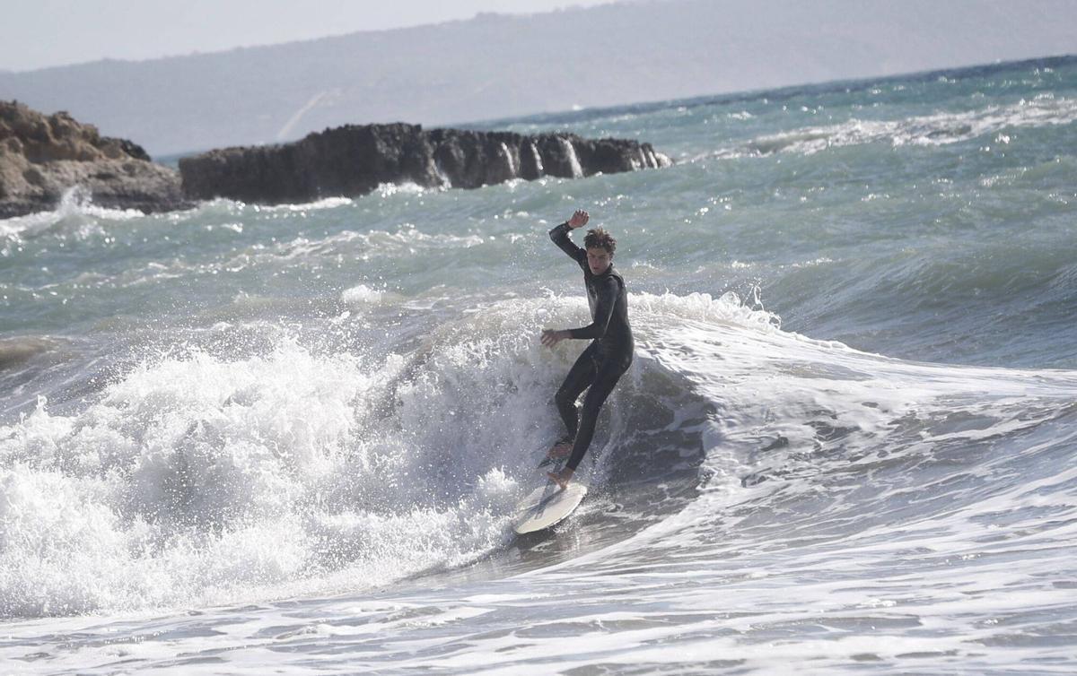 La playa de Cala Millor acogió la cuarta edición del Calama Surf Contest