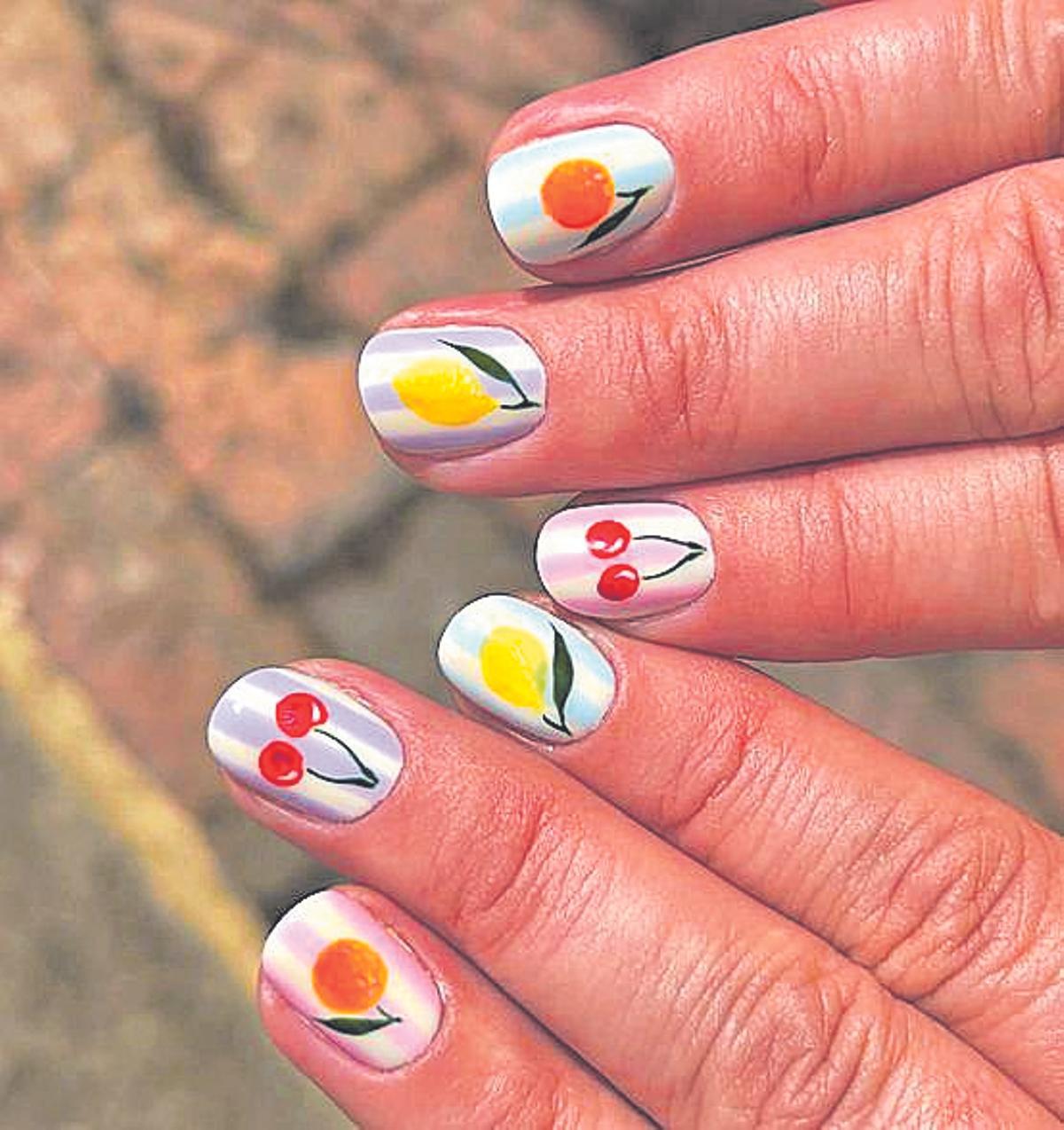 Uñas frutas.