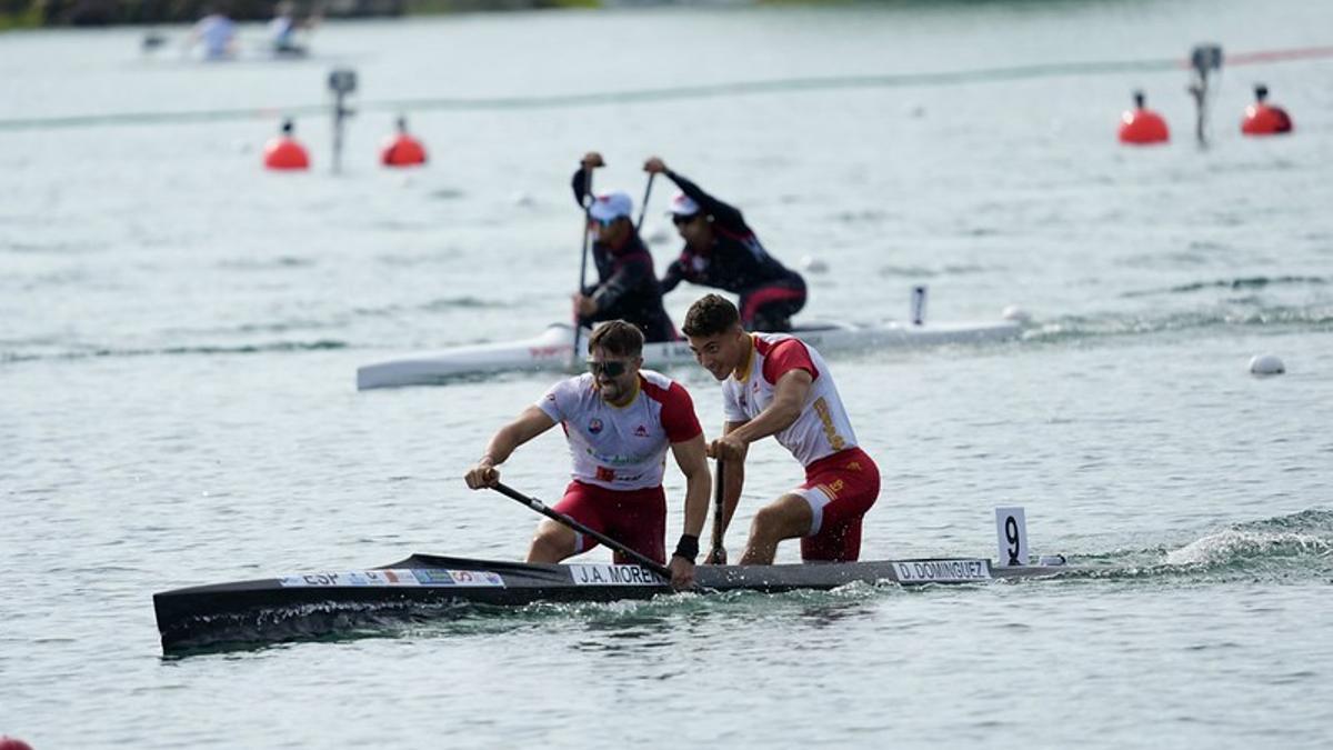 Joan Antoni Moreno y Diego Domínguez en pleno esfuerzo durante su serie de ayer.