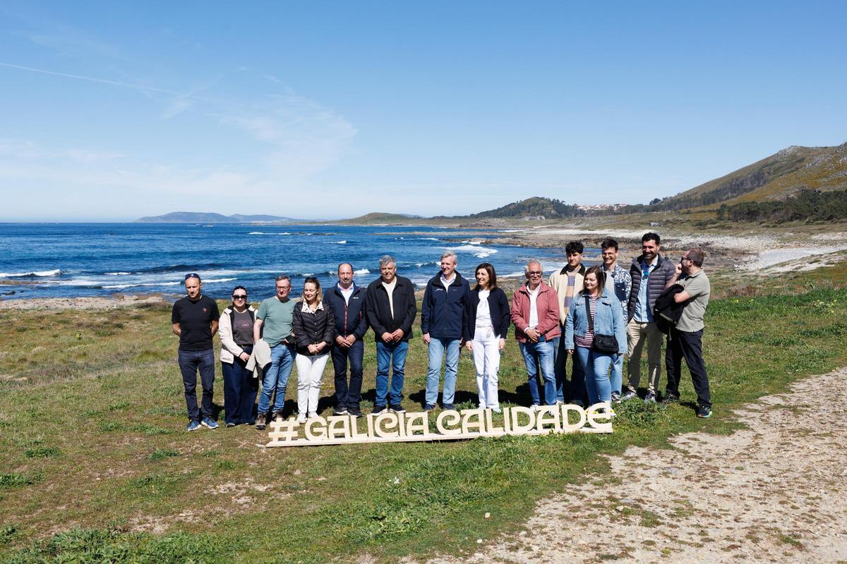 Rueda, no centro, con Merelles, Saborido, Vázquez e representantes