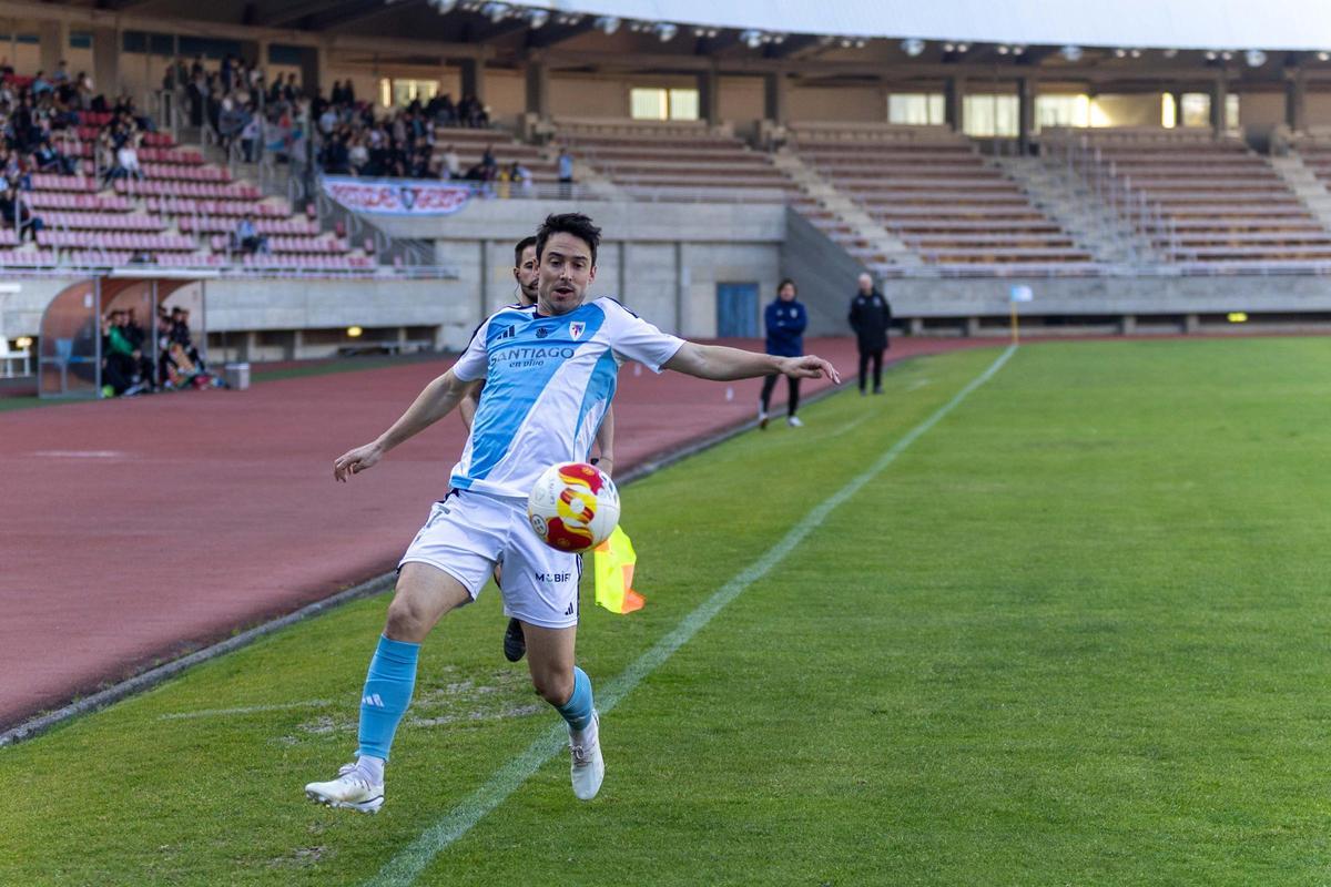 El Compostela cede un empate ante el Racing Villalbés en San Lázaro