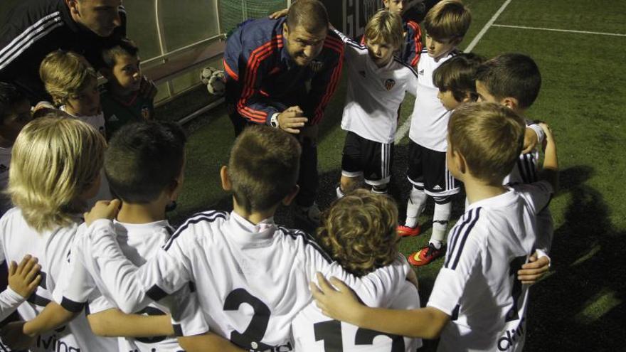 El Valencia CF crea una escuela para &#039;reeducar&#039; a los padres de sus canteranos