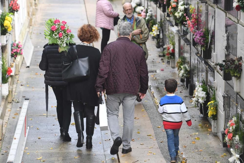 Ofrenda floral en San Amaro por el Día Difuntos