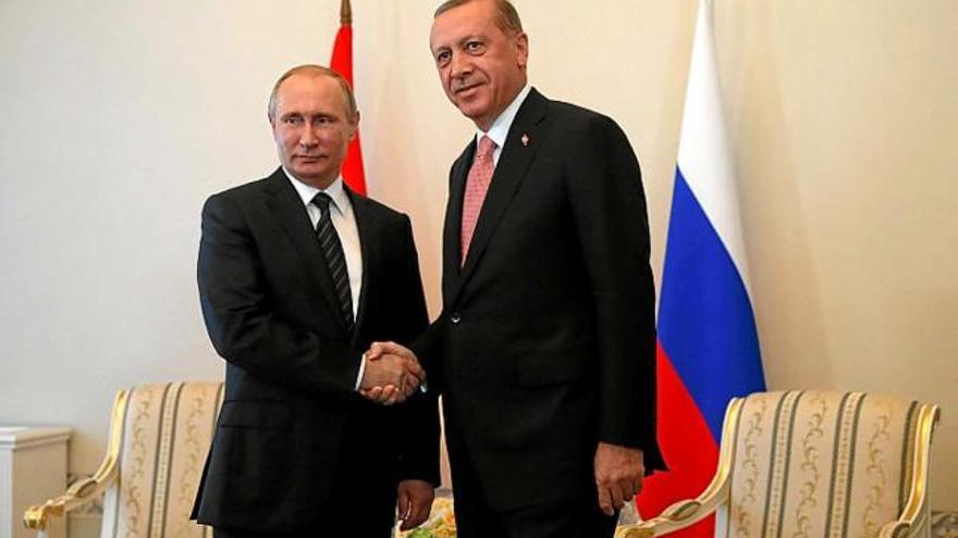 El president rus, Vladimir Putin, amb el president turc, Tayyip Erdogan