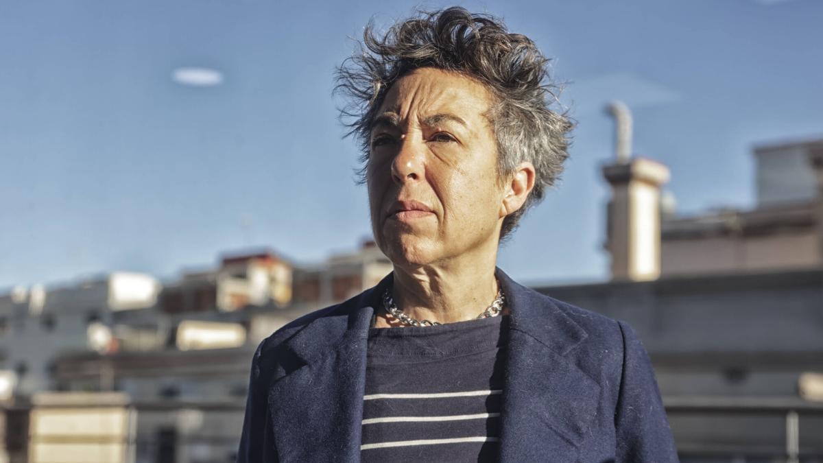 Retrato de la escritora Gabriela Cabezón Cámara.