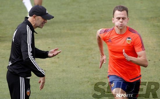 Cheryshev vuelve al grupo y apunta al Villarreal