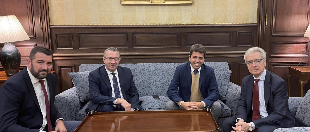 Al encuentro acudieron Mazón, el director del Patronato, José Mancebo y el alcalde de Benidorm, Toni Pérez