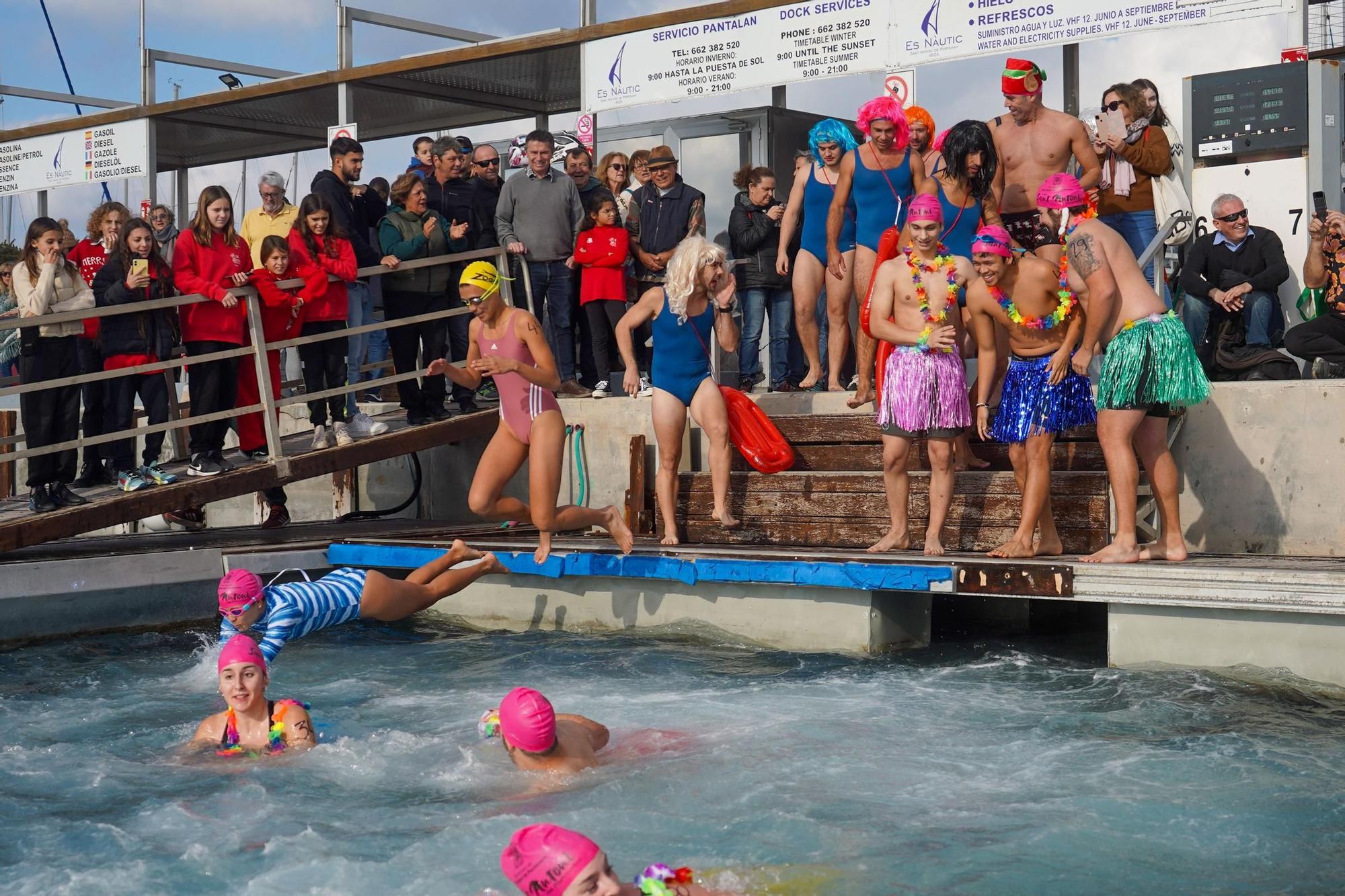 Todas las imágenes de la Copa de Nadal de natación en Ibiza