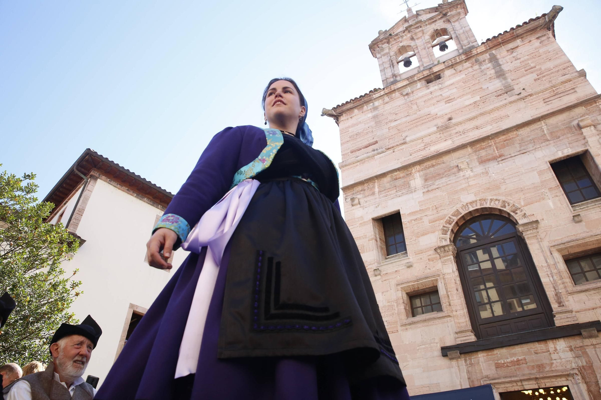 En imágenes: así ha sido el Día'l Traxe'l País en Grado