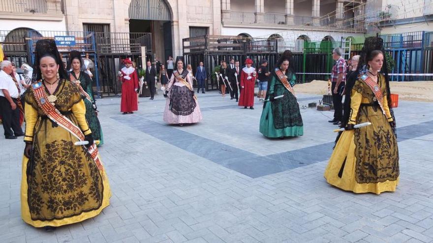 Los vecinos de Nules salen a la calle para mostrar su fervor al patrón en la procesión