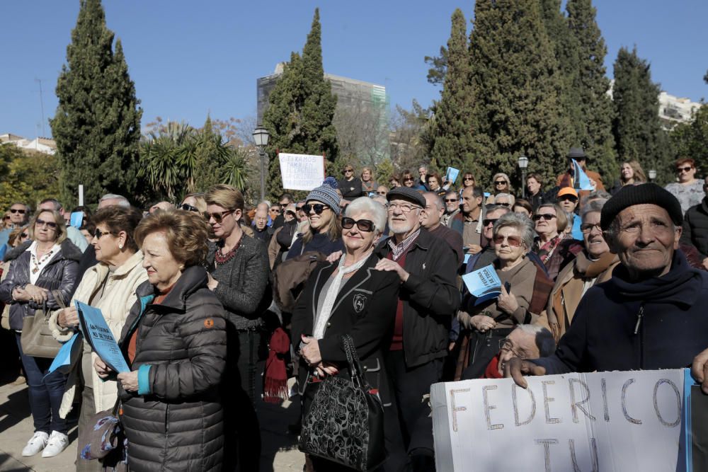 Más de 400 personas se concentran en defensa del monumento sa Feixina