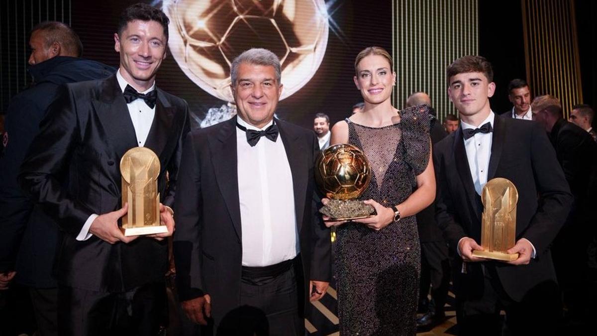 Lewandowski, Laporta, Alexia Putellas y Gavi, en la gala del Balón de Oro en París.