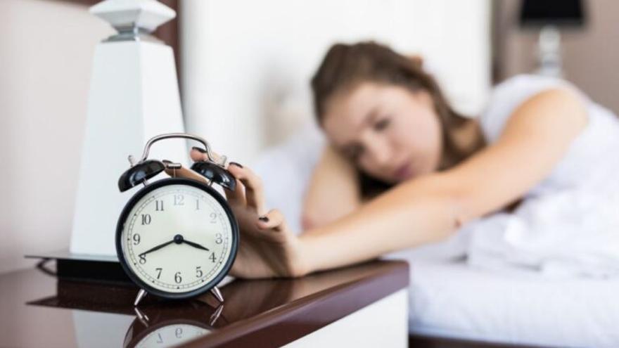 Irse a la cama una hora antes reduce el riesgo de depresión