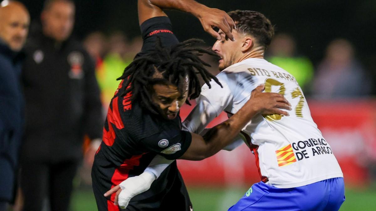 Koundé y Sito Barrera, en el duelo del Municipal