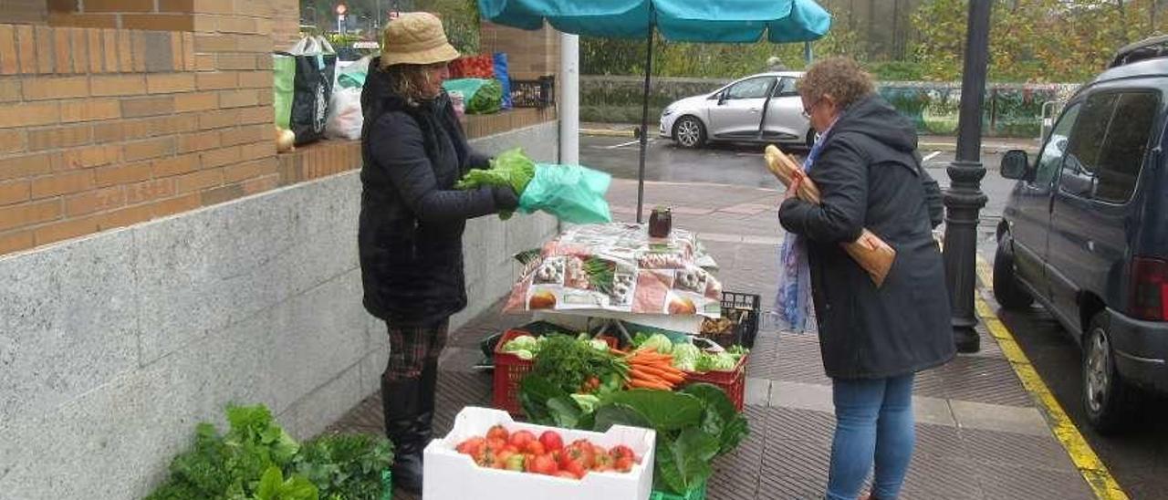 El puesto del pasado sábado en el mercado de Arriondas.