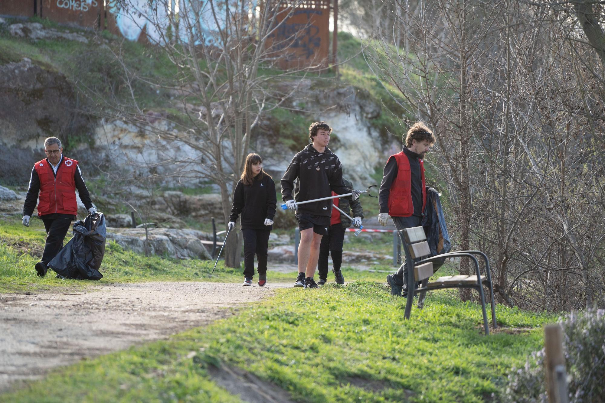 GALERÍA | Así ha sido la recogida de basura en las orillas del Río Duero