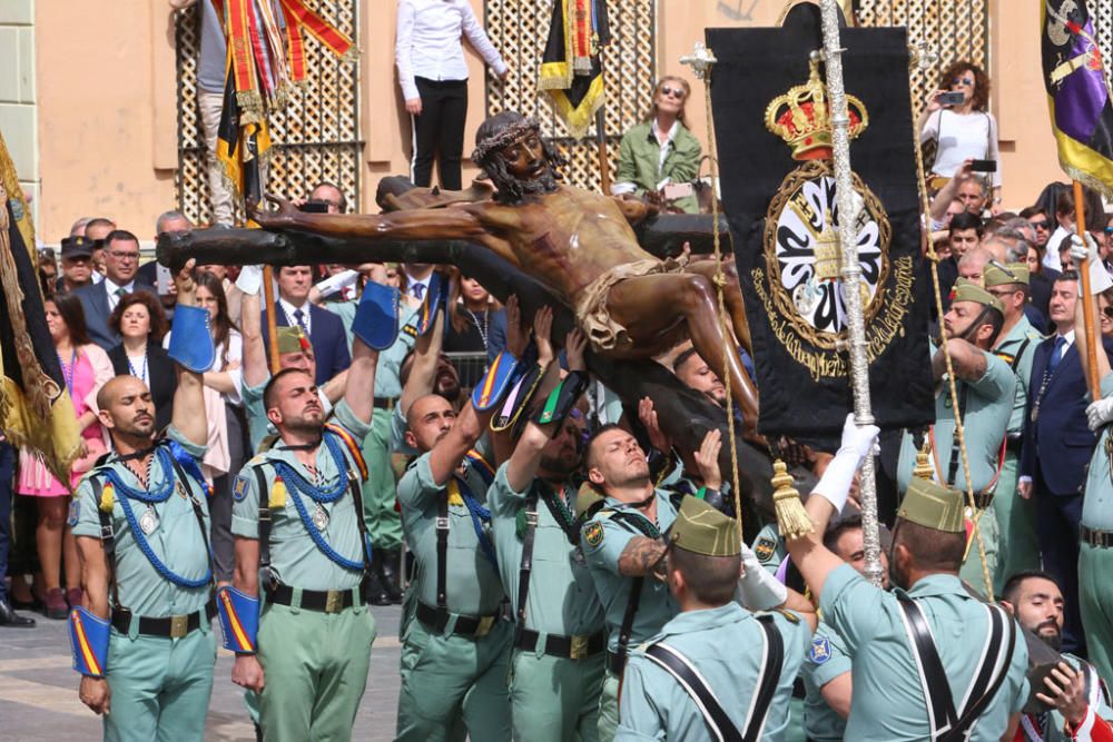 Tras desembarcar en el puerto de Málaga, la Compañía de Honores de la X Bandera del Tercio 'Alejandro Farnesio', IV protagoniza uno de los momentos más intensos de la Semana Santa de Málaga