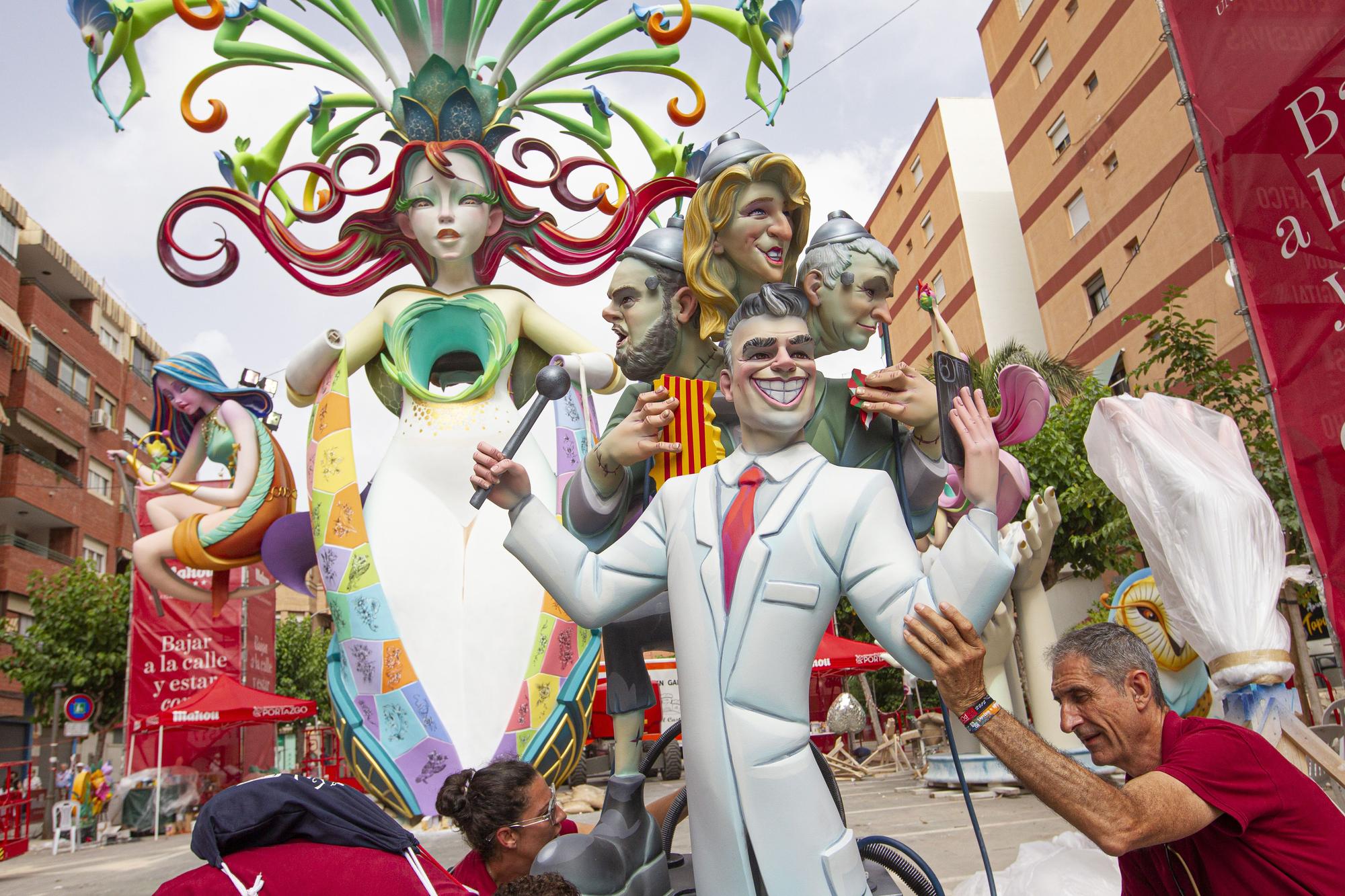 Detalles y celebracion de la hoguera Florida Portazgo, de Pere Baenas, ganadora de la Especial