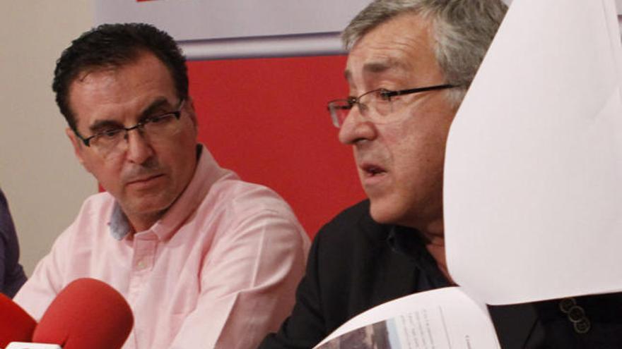 Antonio Plaza y José Fernández, en la sede del PSOE.