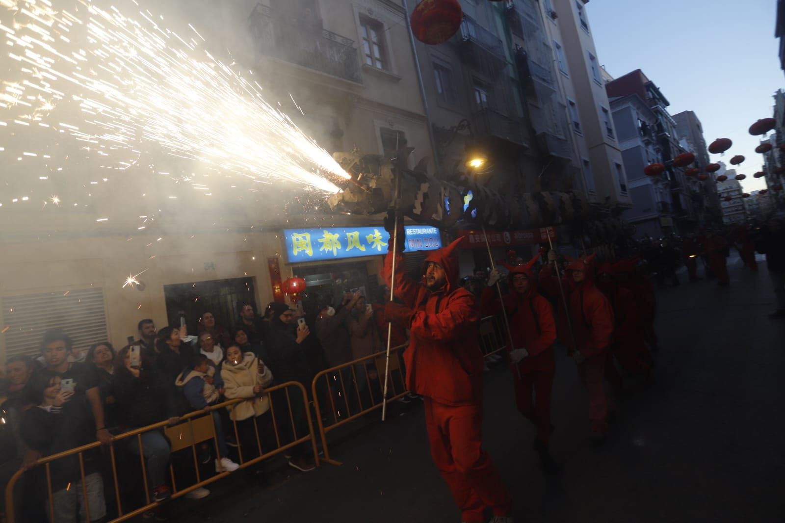 València recibe el nuevo año chino en una multitudinaria celebración